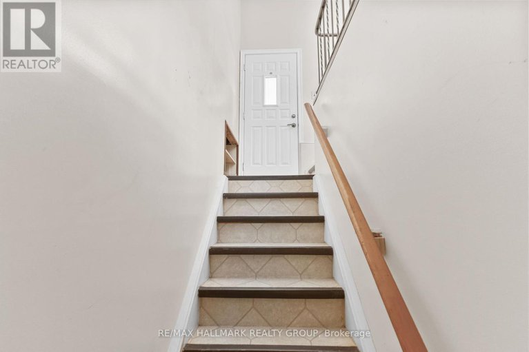 28611186/2234-bingham-street/elmvale-acresurbandale/ottawa/ontario/K1G2V7_31