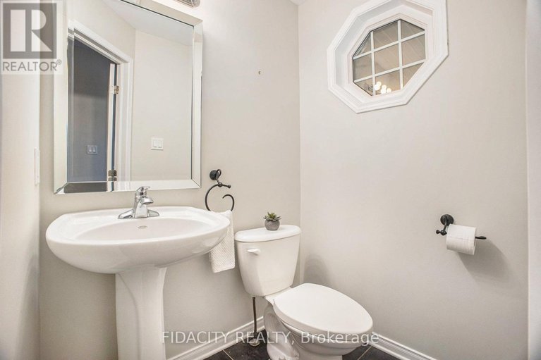 28418816/1493-carronbridge-circle/emerald-meadowstrailwest/ottawa/ontario/K2M0G7_12