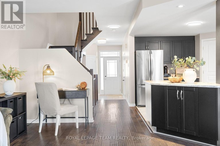 29676988/529-pepperville-crescent/emerald-meadowstrailwest/ottawa/ontario/K2M0E5_23
