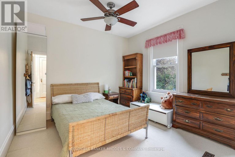 29073528/144-mcleod-street/ottawa-centregolden-triangle/ottawa/ontario/K2P0Z7_25