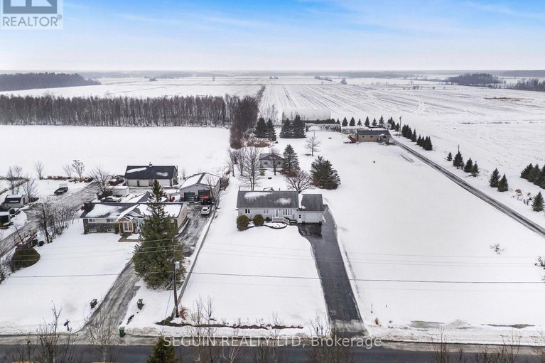 29211011/3704-pattee-road-e/east-hawkesbury-twp/hawkesbury/ontario/K6A2R2_30