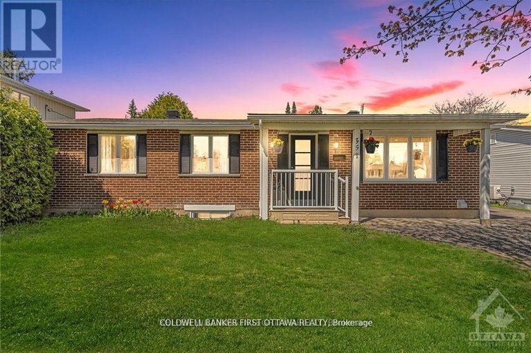 29689692/351-amiens-street/bilberry-creekqueenswood-heights/ottawa/ontario/K1E1P1_1