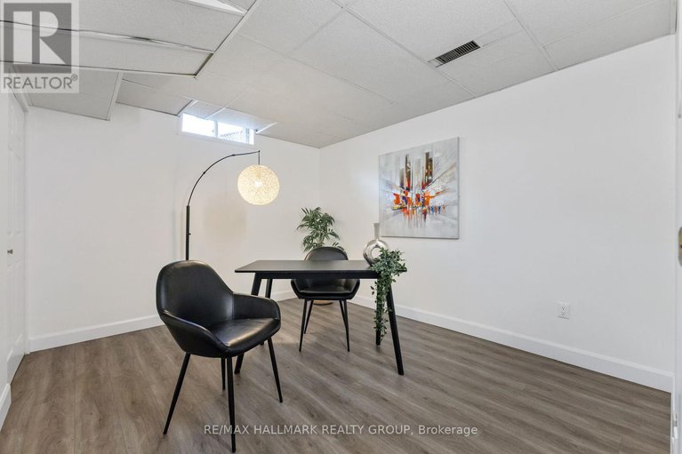 28518231/19-notman-way/hunt-club-park/ottawa/ontario/K1G4P6_36