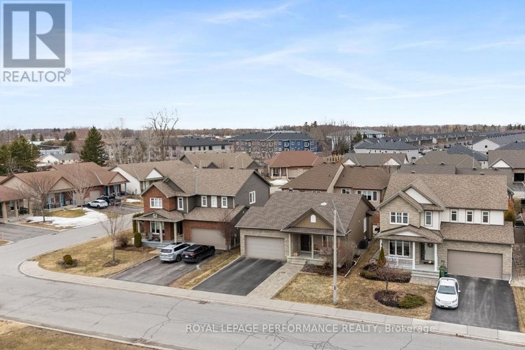 29552733/15-york-crossing-crossing/village-of-russell/russell/ontario/K4R0C4_36