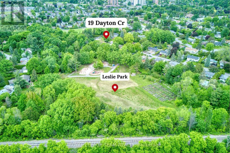 28412587/19-dayton-crescent/leslie-park/ottawa/ontario/K2H7N8_37