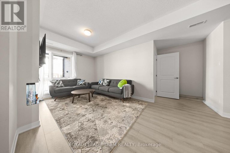 29589382/314-lillian-freiman-private/half-moon-bay/ottawa/ontario/K2J7K7_5