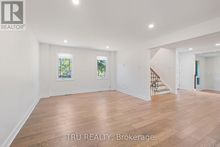 29114347/12-apache-crescent/city-viewskylinefisher-heightsparkwood-hills/ottawa/ontario/K2E6H7_22