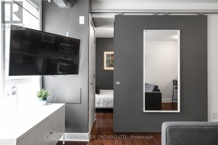 29102586/102-360-cumberland-street/lower-townbyward-market/ottawa/ontario/K1N0B1_17