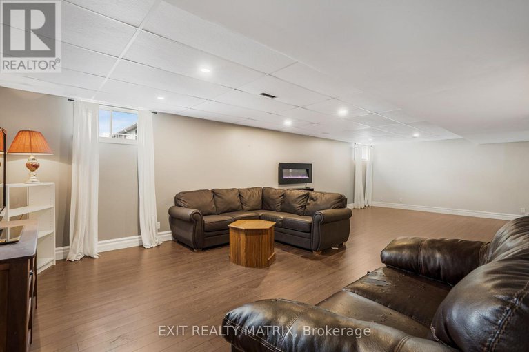 28191687/84-anik-street/alexandria/north-glengarry/ontario/K0C1A0_27