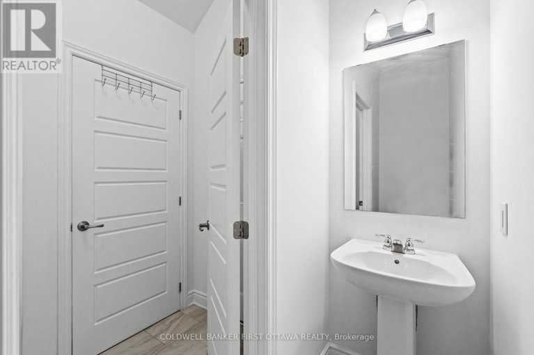 28450240/10-racemose-street/half-moon-bay/ottawa/ontario/K2J6Z9_21