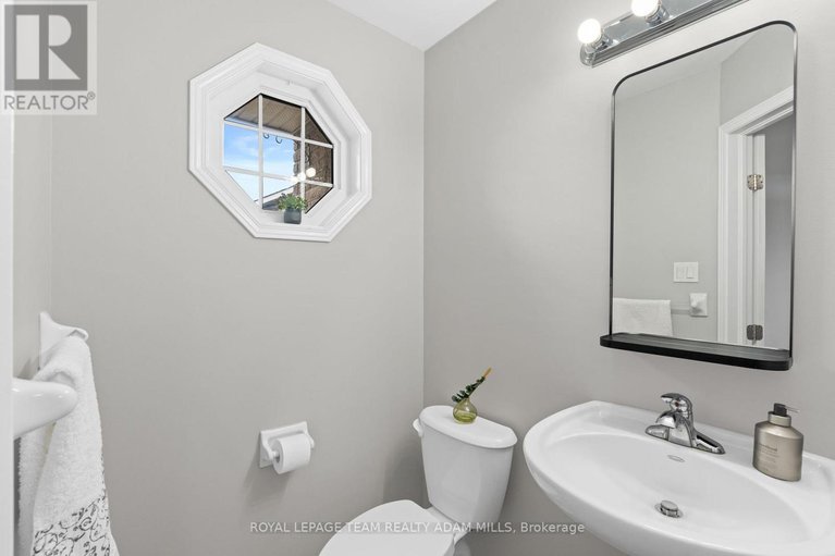 28591916/1543-carronbridge-circle/emerald-meadowstrailwest/ottawa/ontario/K2M0G8_6