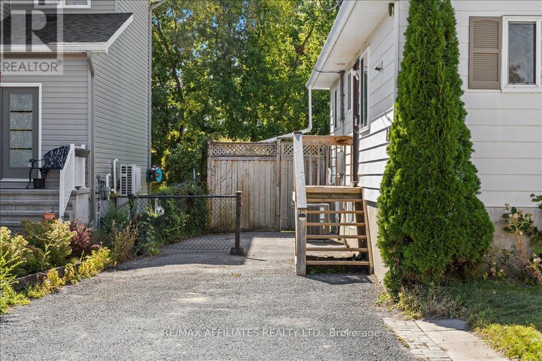 28883250/782-powers-street/town-of-rockland/clarence-rockland/ontario/K4K1L5_4