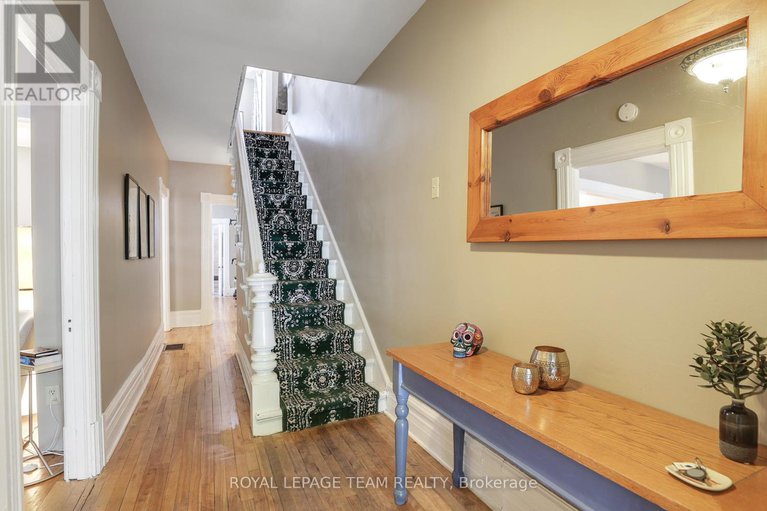28518973/142-cathcart-street/lower-townbyward-market/ottawa/ontario/K1N5B8_5