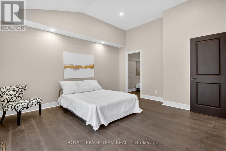 29688254/6636-marina-drive/manotick-south-to-roger-stevens/ottawa/ontario/K4M1B3_17