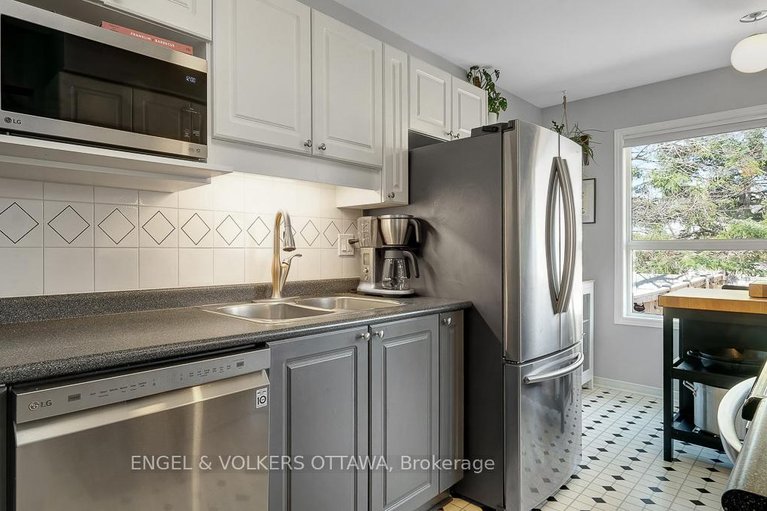 29642313/19-mullcraft-crescent/longfields/ottawa/ontario/K2J4P8_12