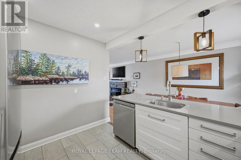 29622537/513-windermere-avenue/mckellarhighland/ottawa/ontario/K2A2W3_10