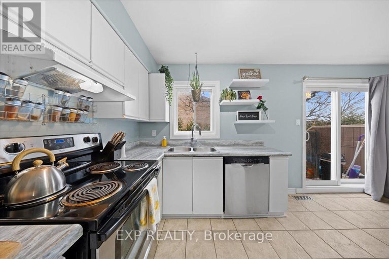 29599647/d-284-dalehurst-drive/tanglewood/ottawa/ontario/K2G4J5_17