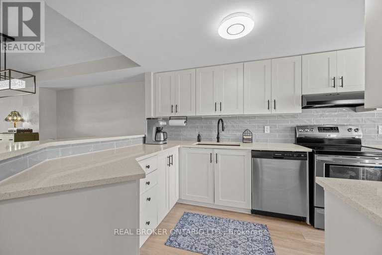 29093089/10-293-aquaview-drive/avalon-east/ottawa/ontario/K4A0B6_13