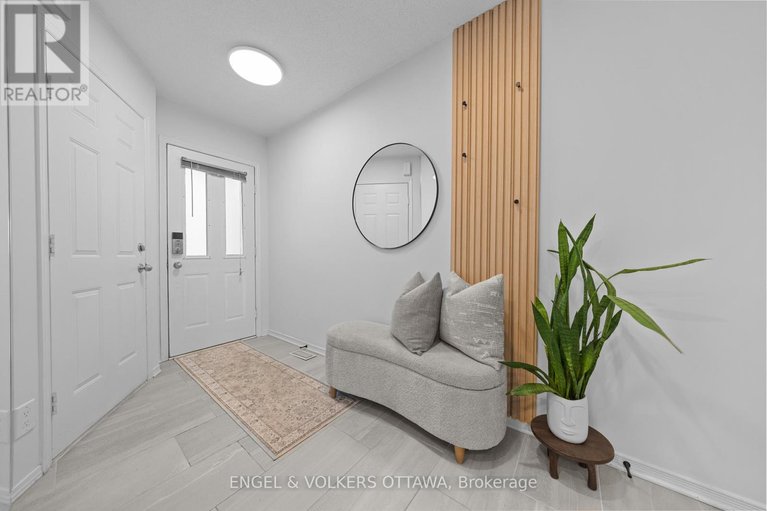 29670402/9-festive-private/central-park/ottawa/ontario/K2C4A1_4