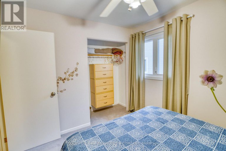 29378691/118-robinson-avenue/sandy-hill/ottawa/ontario/K1N8P1_13