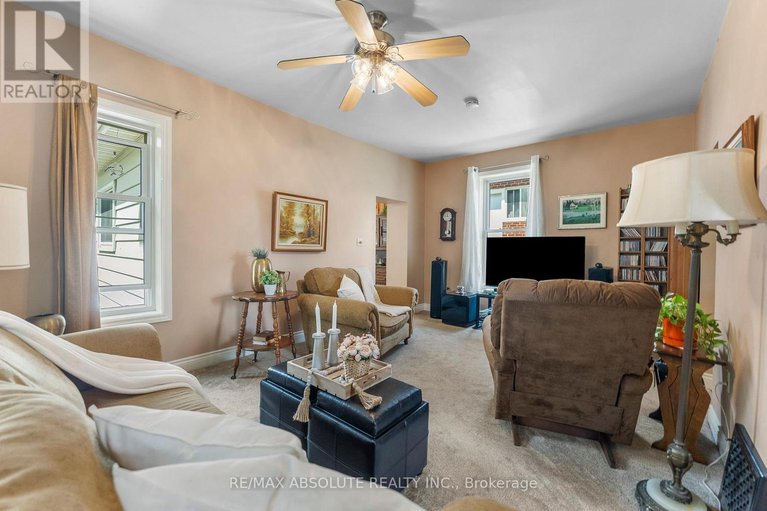 28590613/8-river-road/mcnabbraeside-twps/mcnabbraeside/ontario/K7S1R3_8