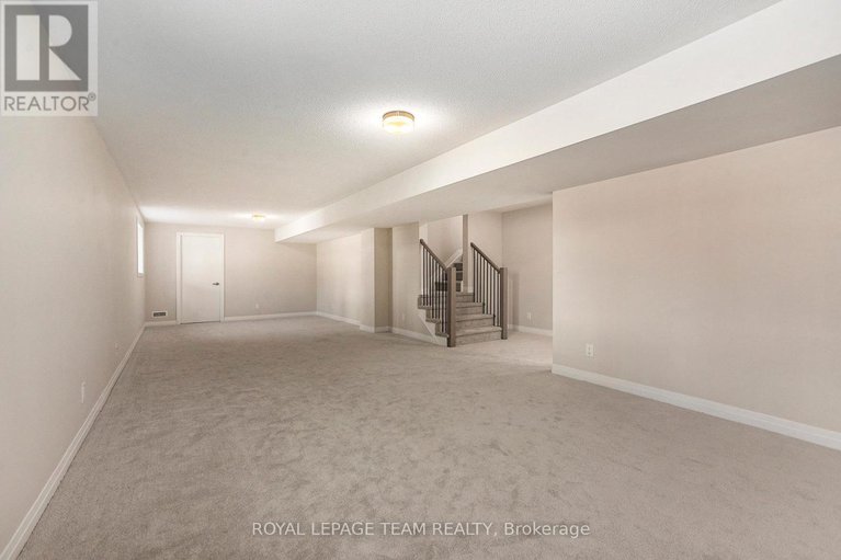 28383452/389-appalachian-circle/half-moon-bay/ottawa/ontario/K2J6X3_34