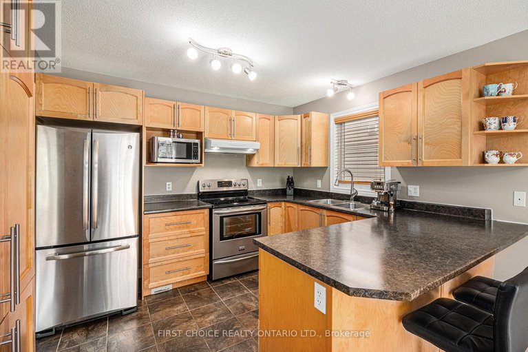 28755533/277-mica-crescent/town-of-rockland/clarence-rockland/ontario/K4K0E9_10