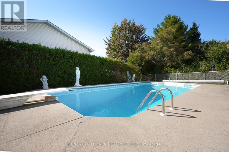 28939841/1354-gaultois-avenue/chateauneuf/ottawa/ontario/K1C3G6_2