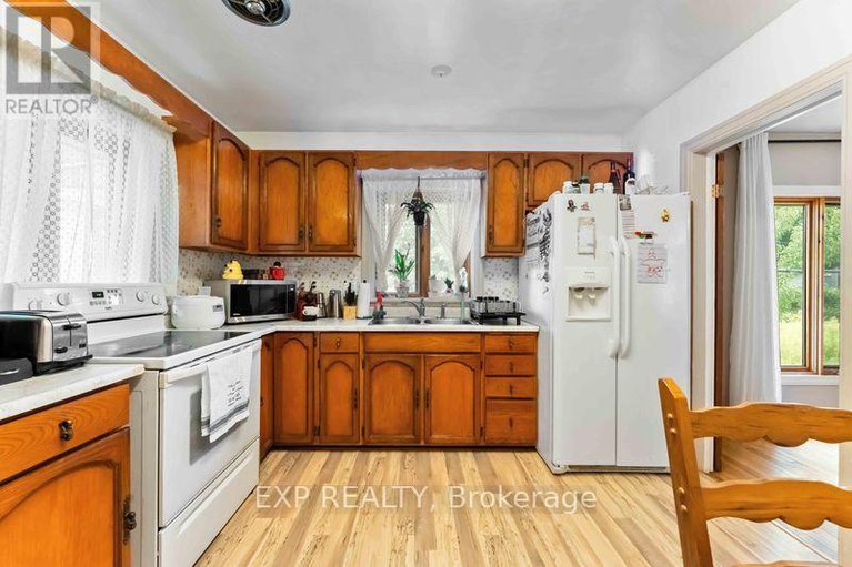 28788281/878-ivanhoe-avenue/queensway-terrace-north/ottawa/ontario/K2B5S5_25