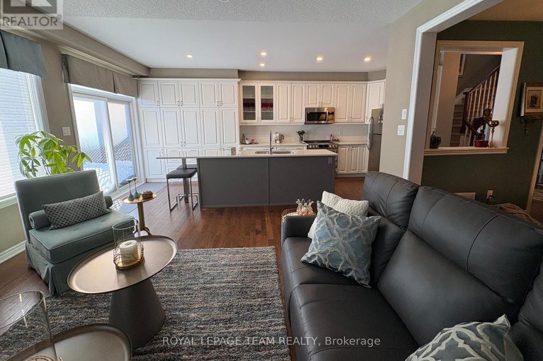 29339123/979-shimmerton-circle/emerald-meadowstrailwest/ottawa/ontario/K2M0L4_13