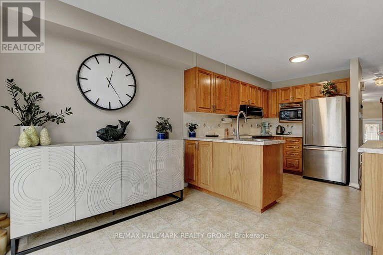 29023597/230-greenridge-street/chapel-hill/ottawa/ontario/K1C7R8_18