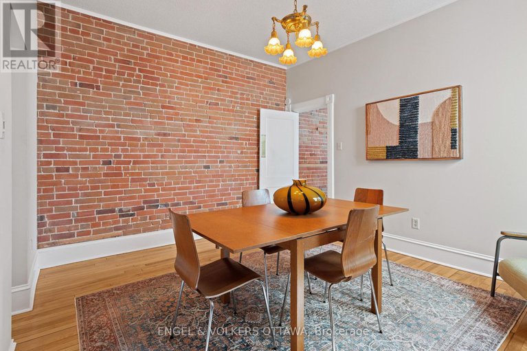 29393365/210-daly-avenue/sandy-hill/ottawa/ontario/K1N6G2_12