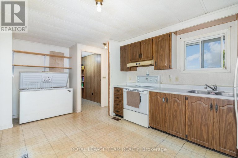 28939837/12121-liscumb-road/winchester/north-dundas/ontario/K0C2K0_11
