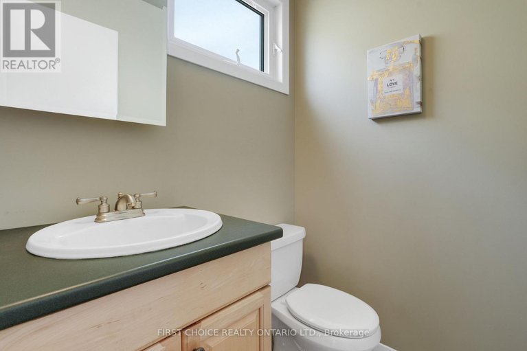 28890065/1631-wainfleet-street/chateauneuf/ottawa/ontario/K1C3G3_23