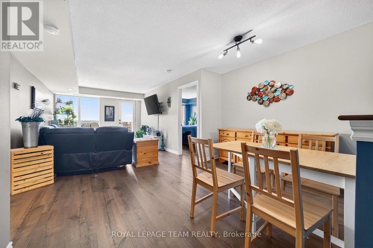 29651493/811-120-grant-carman-drive/mooneys-bayrevelstoke/ottawa/ontario/K2E1C8_20