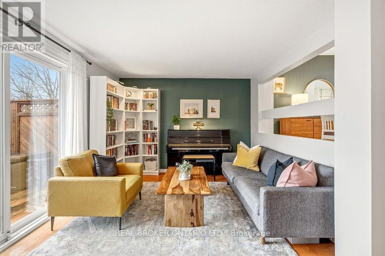 29633974/1095-avignon-court/orleans-wood/ottawa/ontario/K1C2M2_9