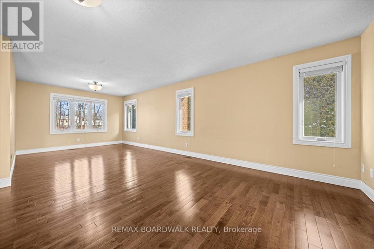 29344608/7089-bush-drive/greely/ottawa/ontario/K4P1M8_25