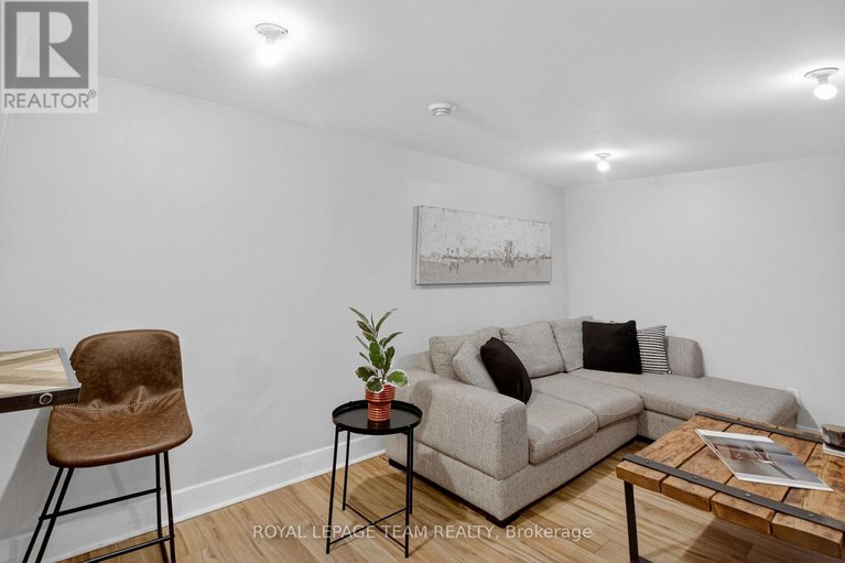 28916021/1e-seyton-drive/westcliffe-estates/ottawa/ontario/K2H8Y5_40