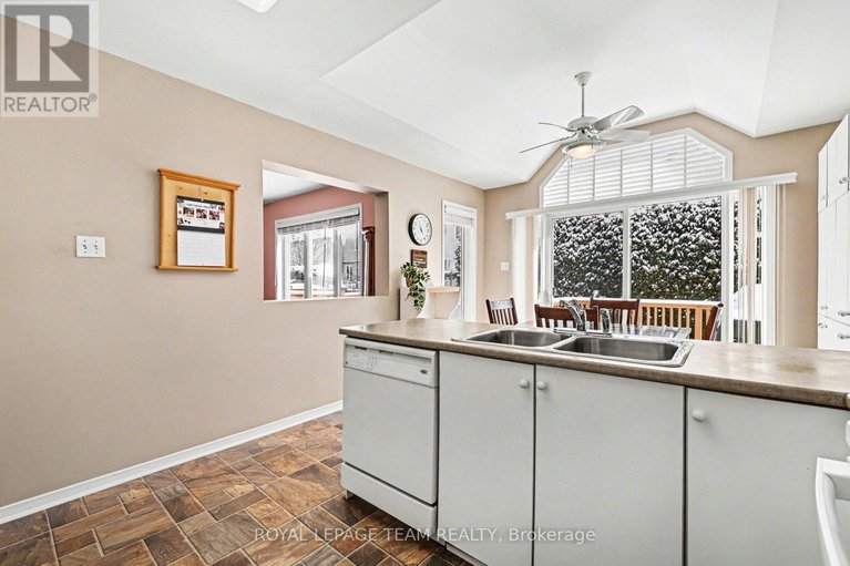 29508813/90-moresby-drive/bridlewood/ottawa/ontario/K2M2J6_14