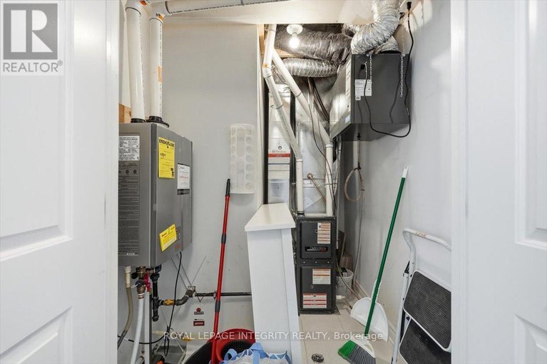 29419871/359-axis-way/mer-bleuebradley-estatesanderson-park/ottawa/ontario/K1W0L7_17