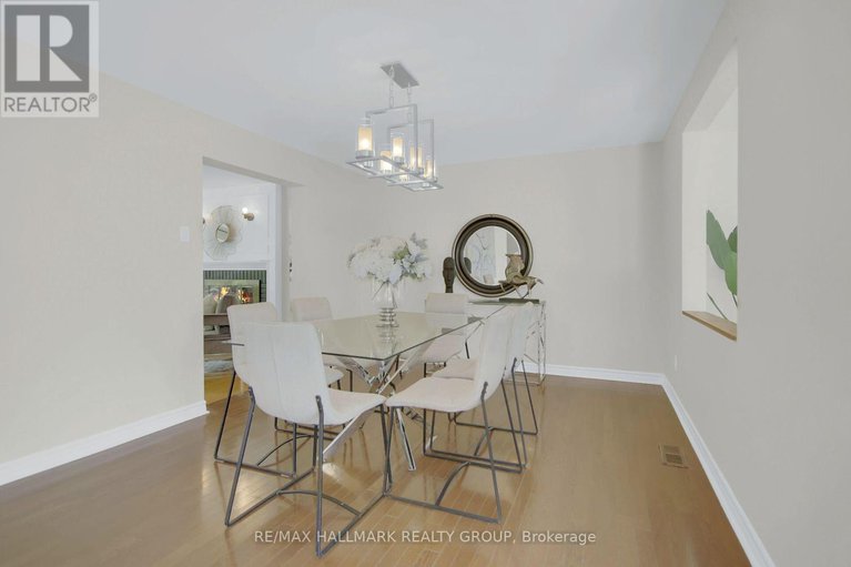 28723074/51-charkay-street/borden-farmstewart-farmcarleton-heightsparkwood-hills/ottawa/ontario/K2E5N5_19