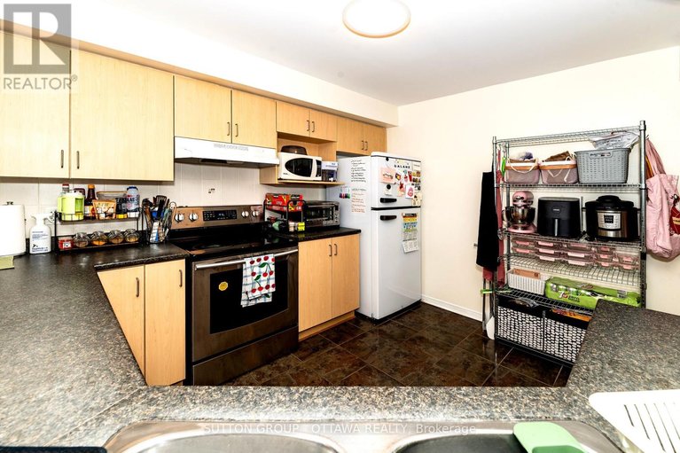 29530917/110-chartley-private/ridgemont/ottawa/ontario/K1V2J6_8