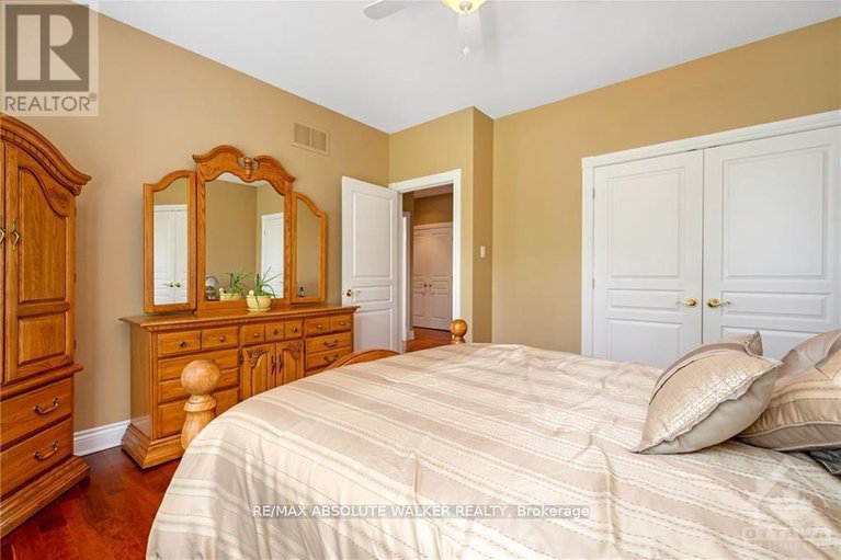 28148161/2501-kearns-way/osgoode-twp-north-of-reg-rd-6/ottawa/ontario/K4P1R9_13
