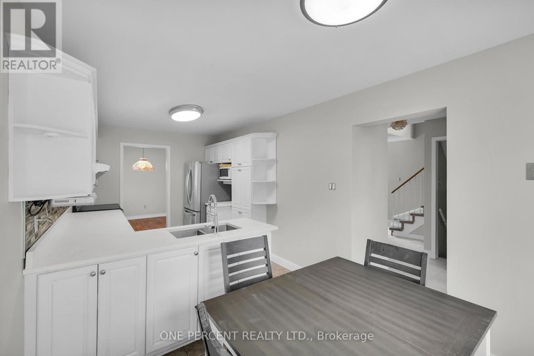 28639527/28-chickasaw-crescent/bridlewood/ottawa/ontario/K2M1M4_15