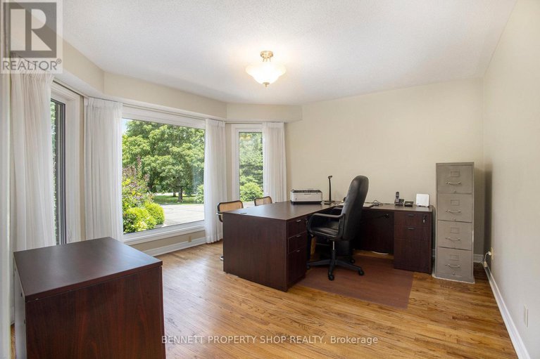 28689701/1410-sherruby-way/rural-kanata-central/ottawa/ontario/K2W1B1_14