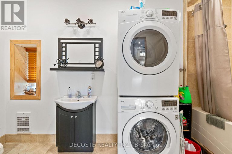 29247092/1-mechanic-street-e/maxville/north-glengarry/ontario/K0C1T0_16