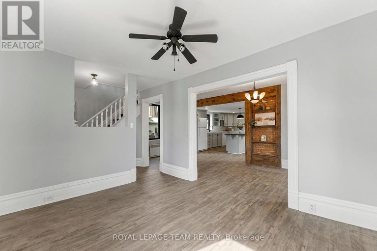 28643288/47-bonnechere-street-n/renfrew/renfrew/ontario/K7V1Y8_9