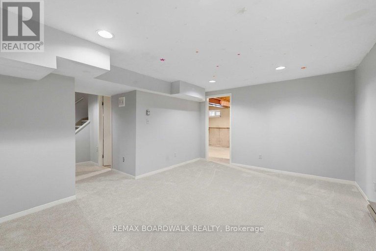 29379156/1707-des-perdrix-crescent/orleanssunridge/ottawa/ontario/K1C5E3_35