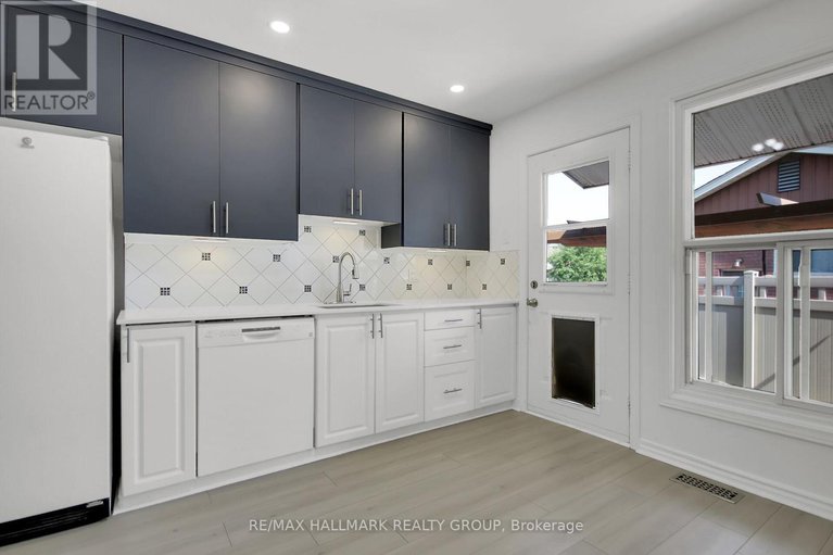 28570009/2286-elmira-drive/parkway-park/ottawa/ontario/K2C1H4_14