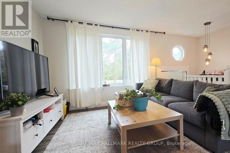 29683864/244-baldwin-street/constance-bay/ottawa/ontario/K0A3M0_2